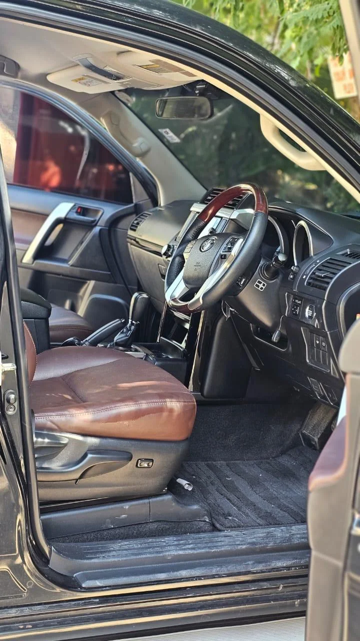 Interior view of the Toyota Landcruiser TX