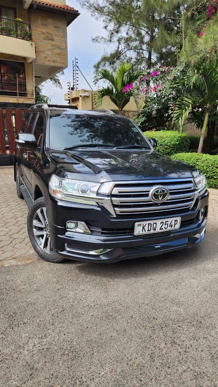 Toyota Landcruiser V8