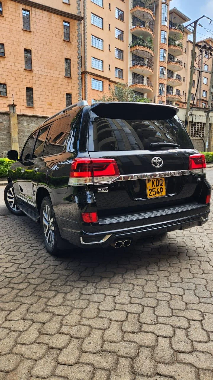 Rear view of the Toyota Landcruiser V8