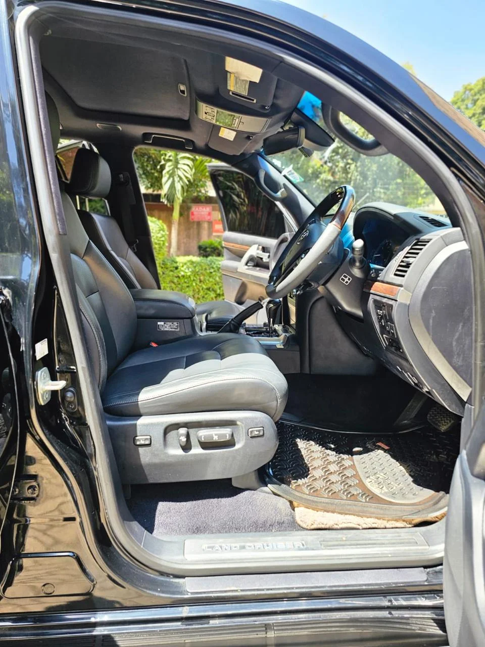 Interior view of the Toyota Landcruiser TX